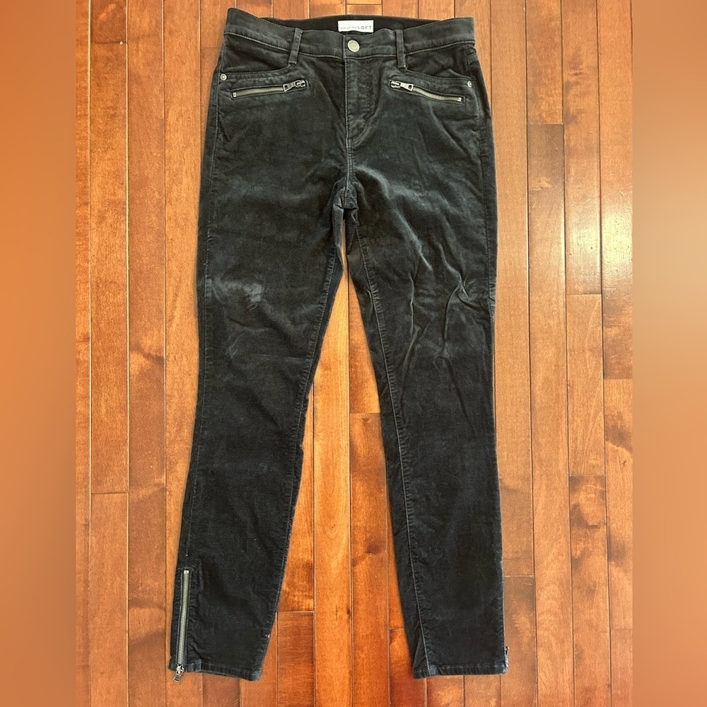 LOFT Women’s Washed Black Velvet Skinny Jeans with Zipper Accents Size 6